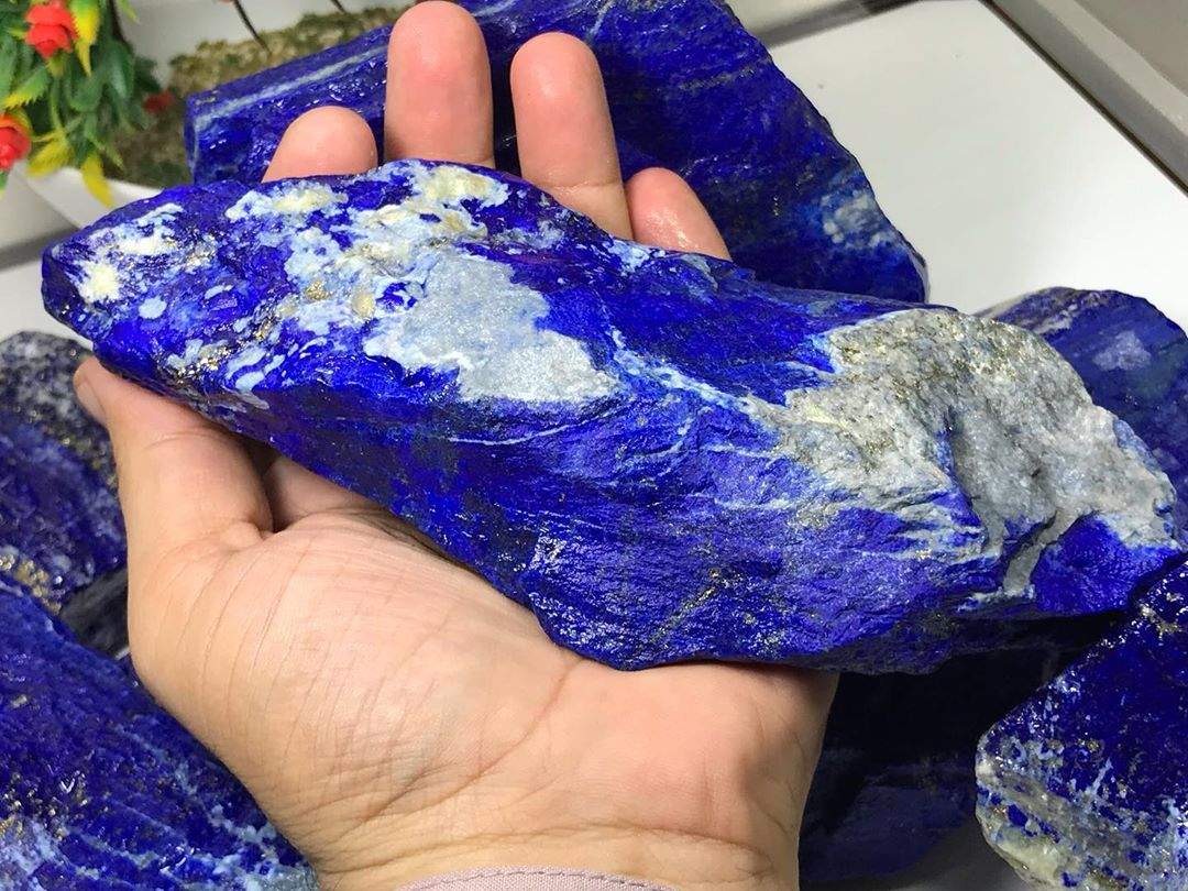 Lapis Lazuli Gemstone Uses Properties Geology In